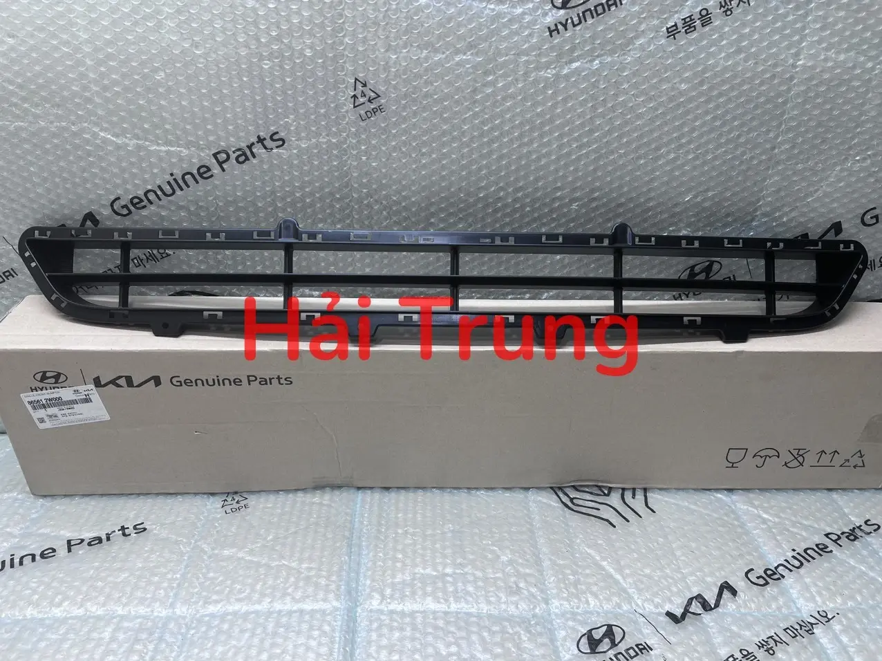 Lưới gió cản trước Hyundai Santafe 2013-2015 chính hãng 865612W000