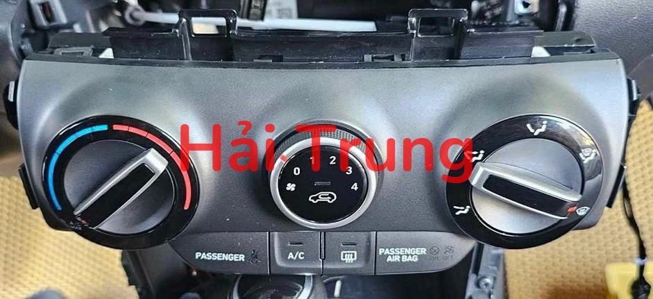 Tháo xe bảng điều khiển công tắc điều hòa AC Hyundai Kona 2020 2021 2022
