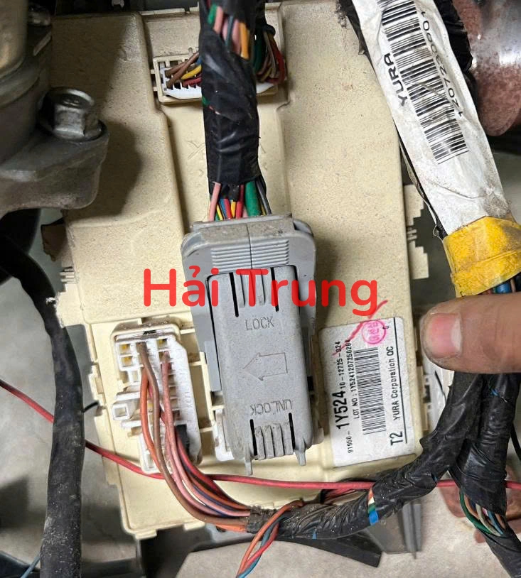 919501Y524 Hộp cầu trì trong xe Kia Morning 2012-2015 Tháo Xe