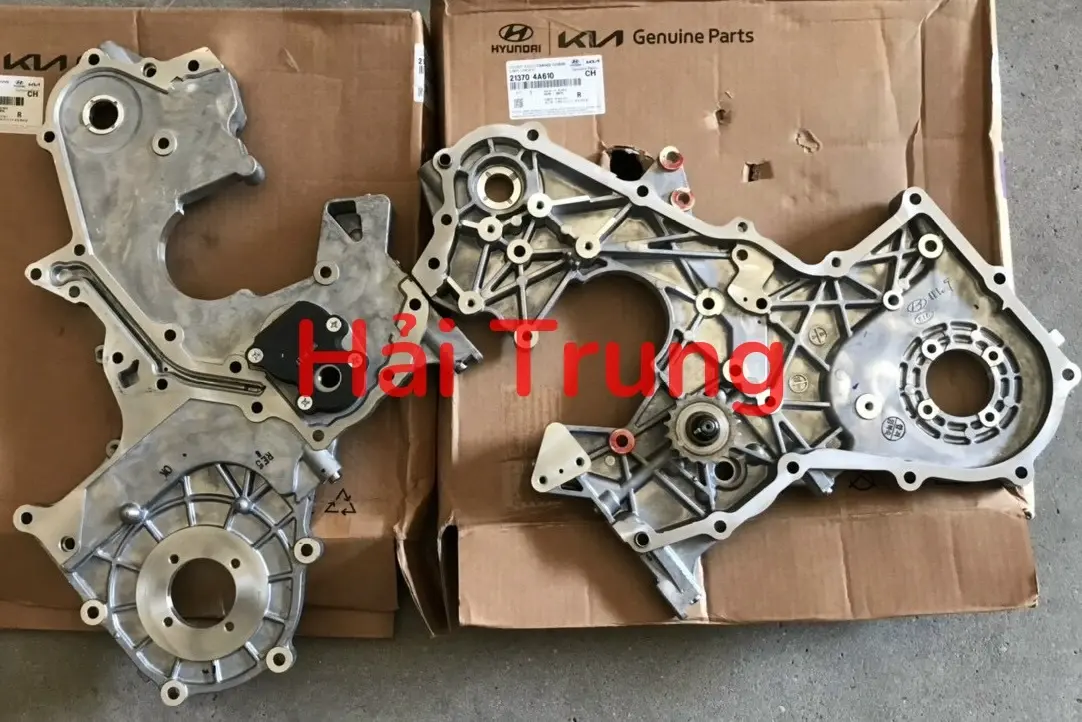 Nắp đậy xích đối trọng Hyundai Porter 2, Starex, Solati chính hãng 213704A410