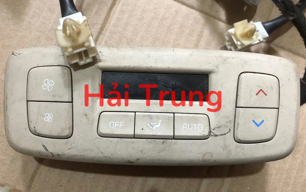 Tháo xe công tắc giàn lạnh sau Kia Carnival 2025