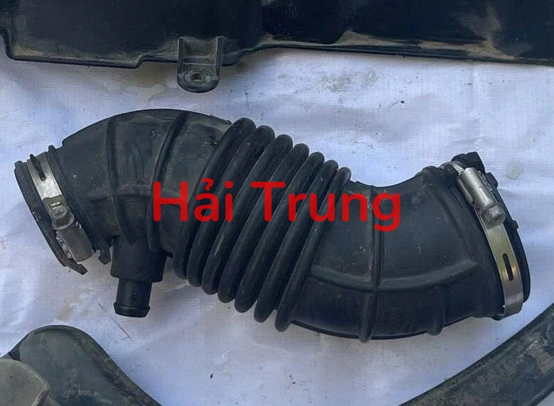 Cổ hút gió động cơ Kia Sedona 2019 2020 Tháo Xe