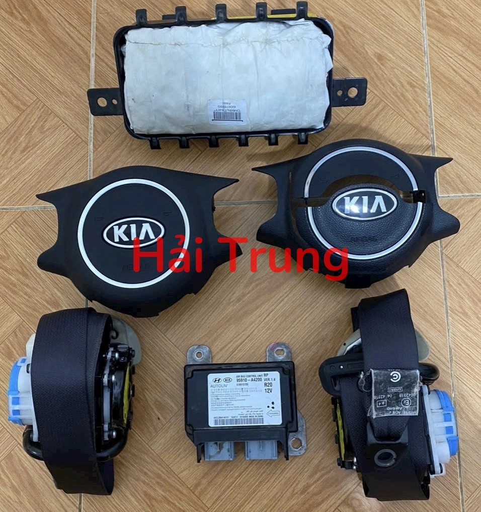 Túi khí chính, túi khí phụ, dây đai an toàn Kia Rondo Tháo xe