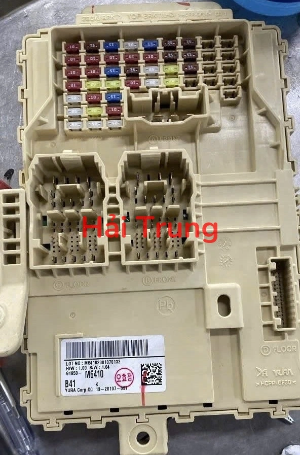Tháo xe Hộp cầu trì trong xe Kia Cerato 2019 2020 Tháo Xe 91950M6410
