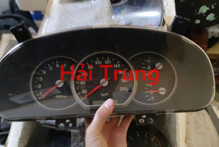 Tháo xe đồng hồ táp lô Kia Sedona, Carnival 2000