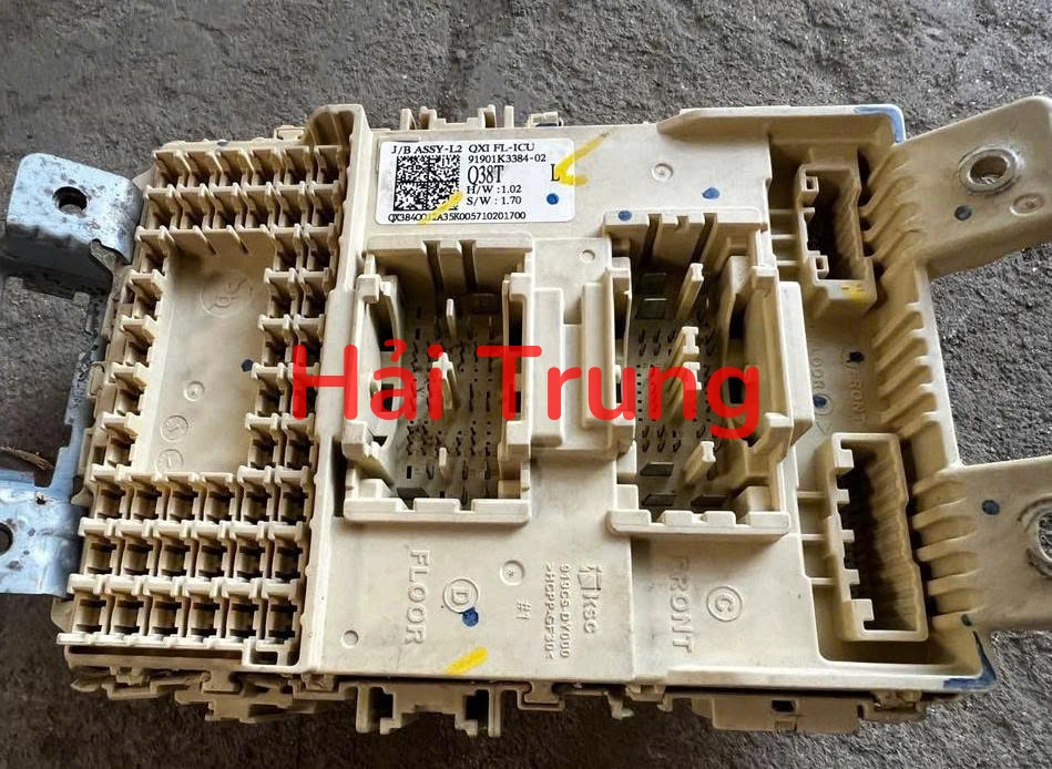 Hộp cầu trì trong xe Hyundai Venue 2024 2025 2026 91901K3384