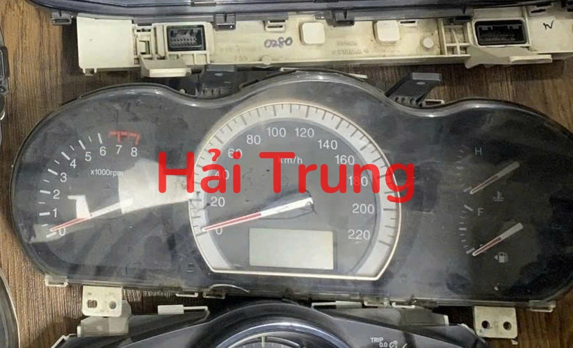 Tháo xe đồng hồ táp lô Kia Spectra