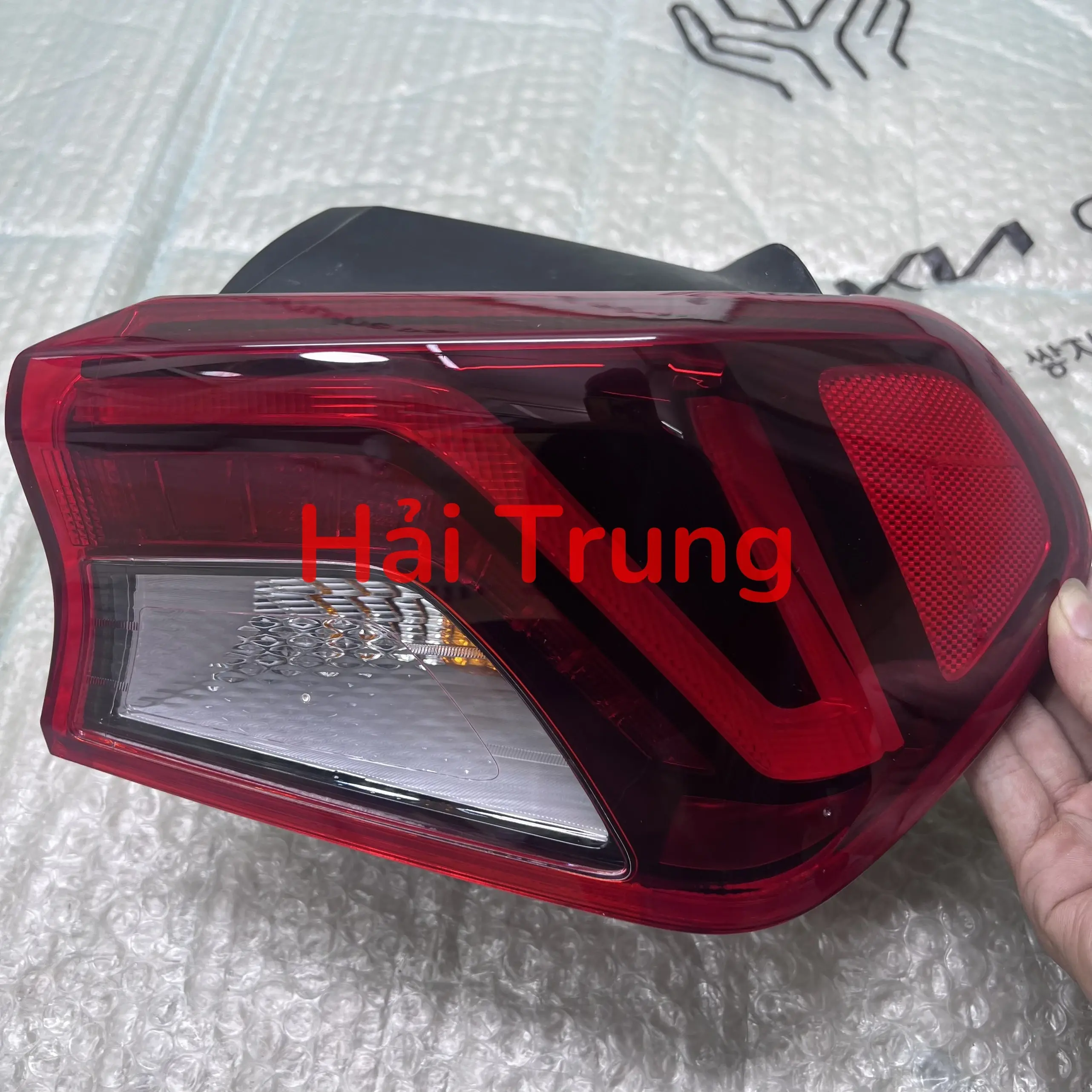 Đèn hậu ngoài Kia K5 2021-2023