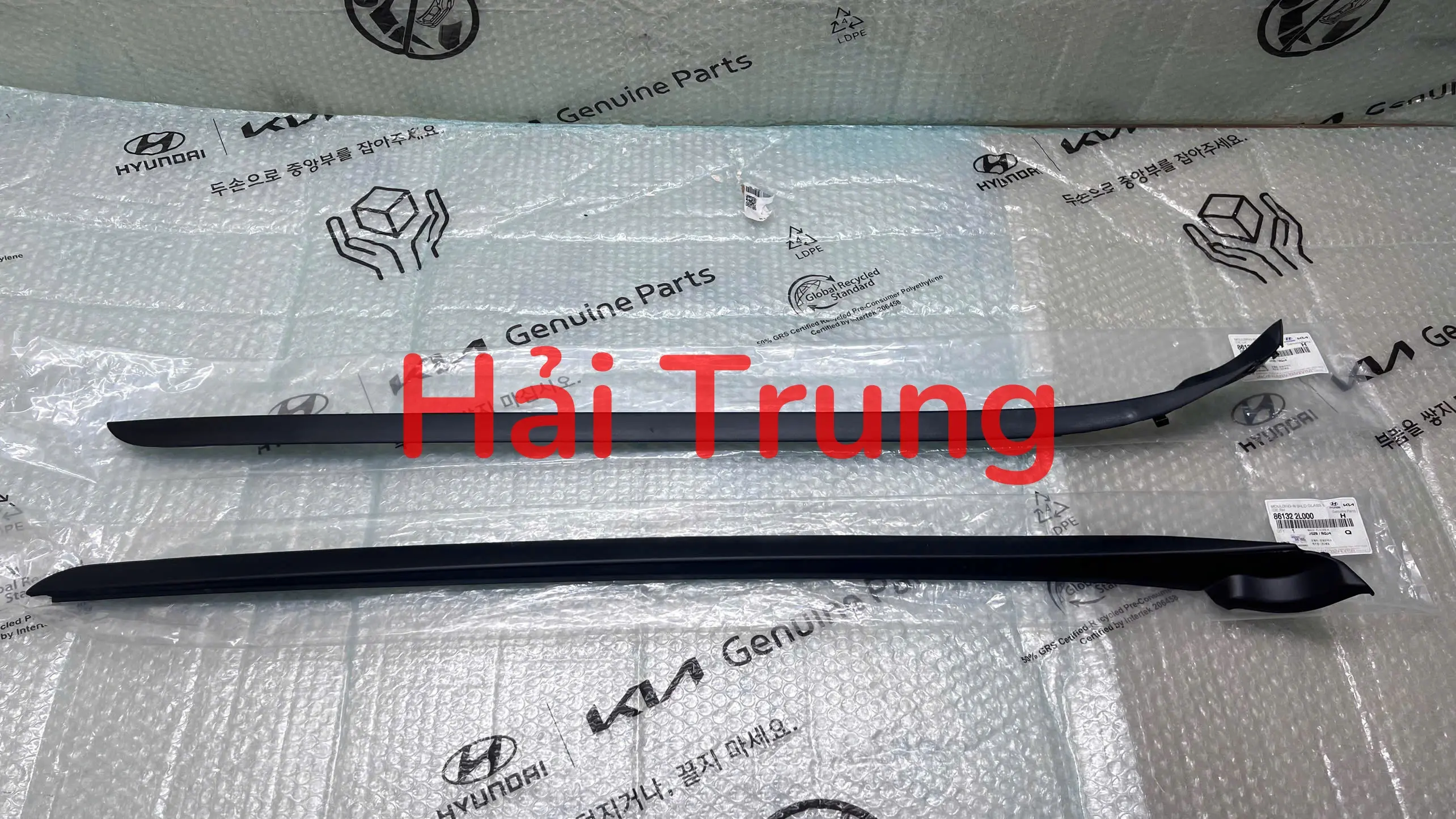 Nẹp chân kính chắn gió Hyundai I30 2008-2011 chính hãng 861312L000, 861322L000.