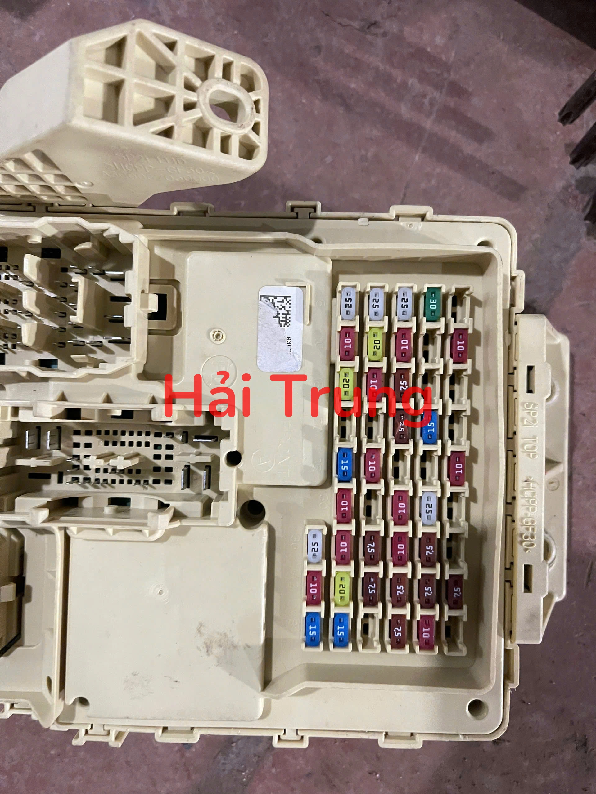 Hộp cầu trì Kia Seltos 2022-2025