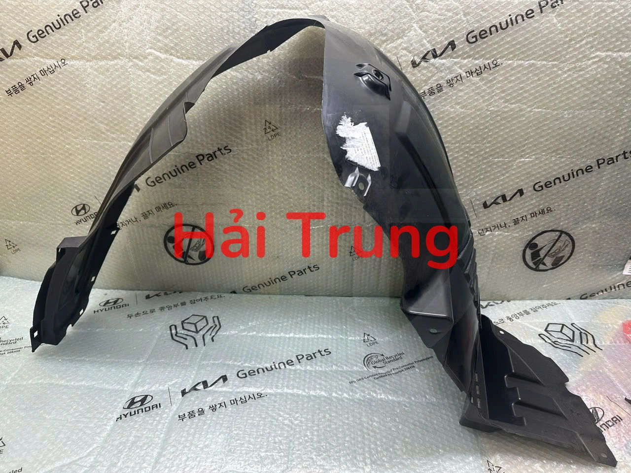 Chắn bùn lòng dè trước Hyundai Starex 2015 dep.