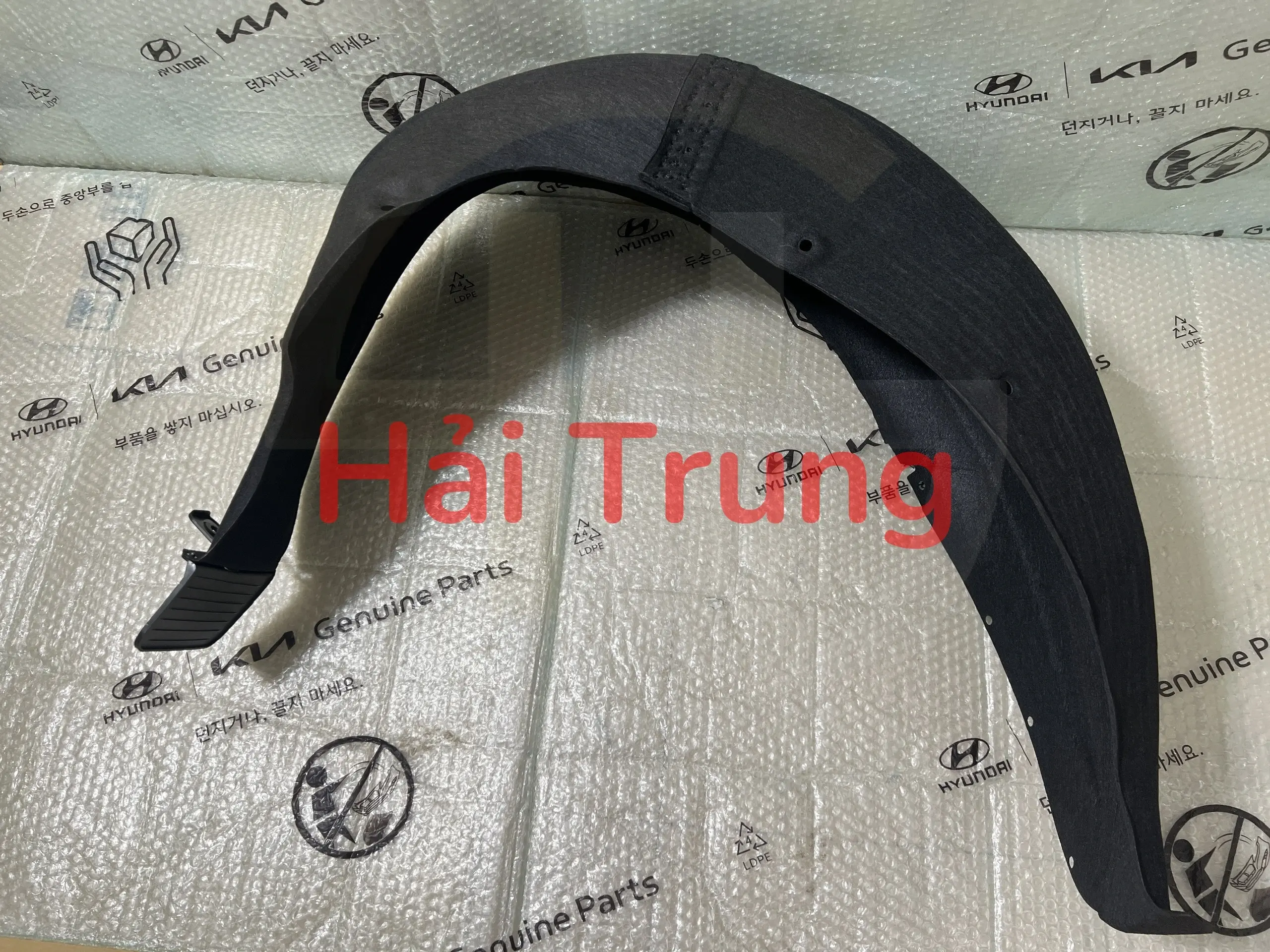 Chắn bùn lòng dè Kia Sedona chính hãng