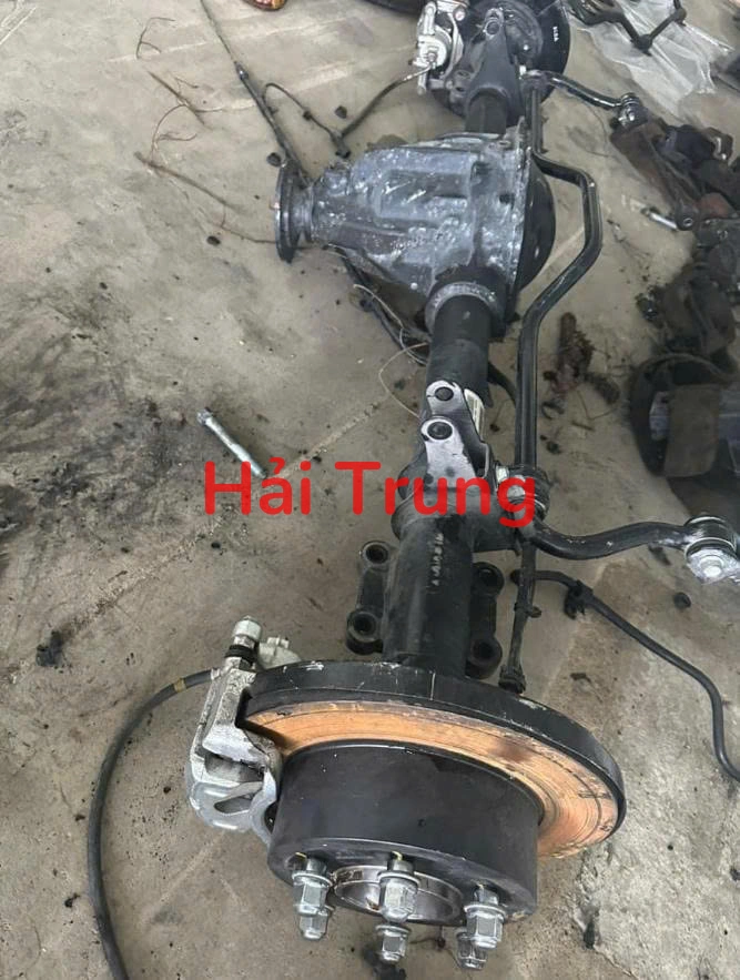 Cầu sau Hyundai Solati Tháo Xe1