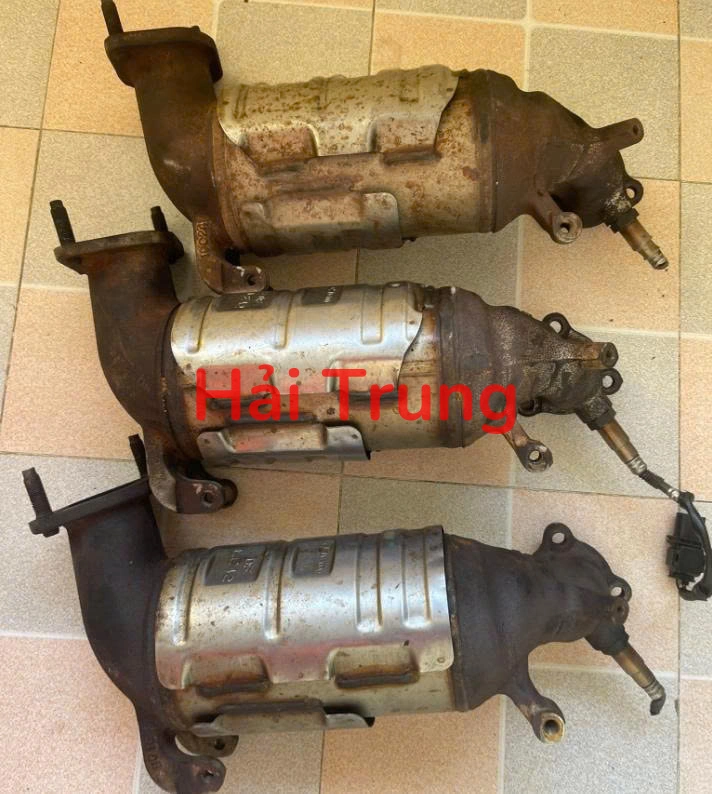 Bầu lọc khí thải bầu Catalytic Hyundai Santafe 2009 2010 Tháo Xe