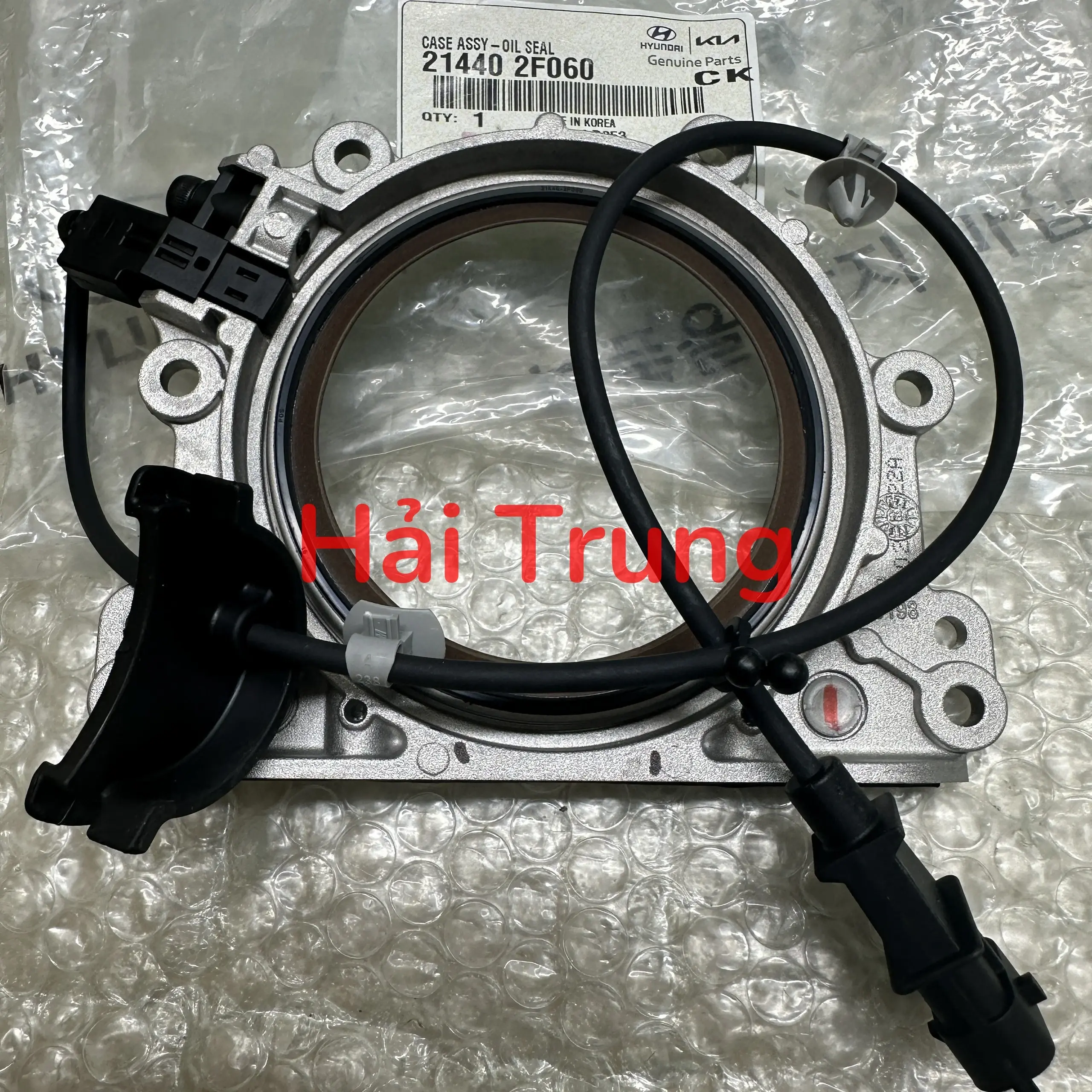 Phớt đuôi trục cơ Santafe, Tucson, Sedona, Sorento, Carnival máy dầu 214402F060.
