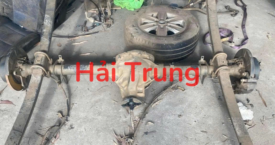 Cầu sau Hyundai Solati Tháo Xe