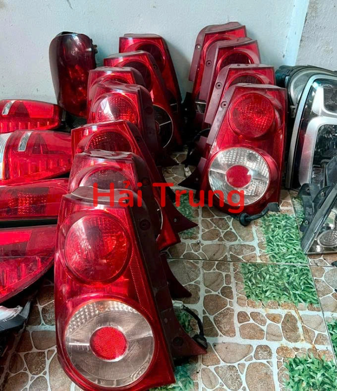 Đèn hậu Kia Morning 2008-2011 Tháo Xe lòng đỏ, lòng đen