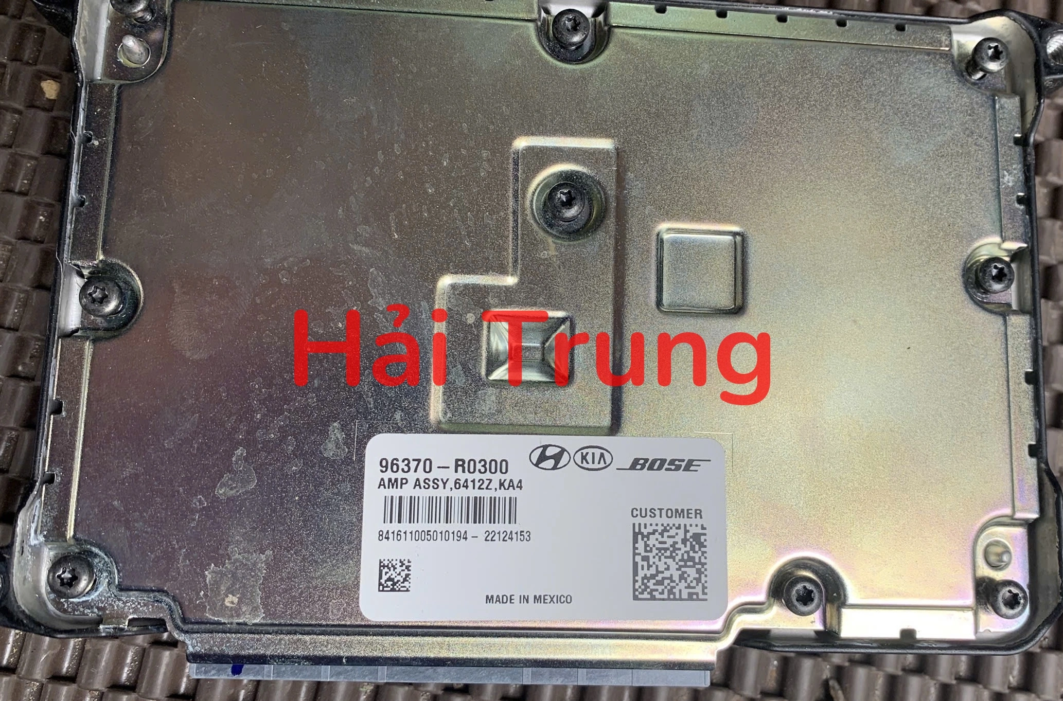 Hộp âm ly Kia Carnival 2022 Tháo xe 96370R0300