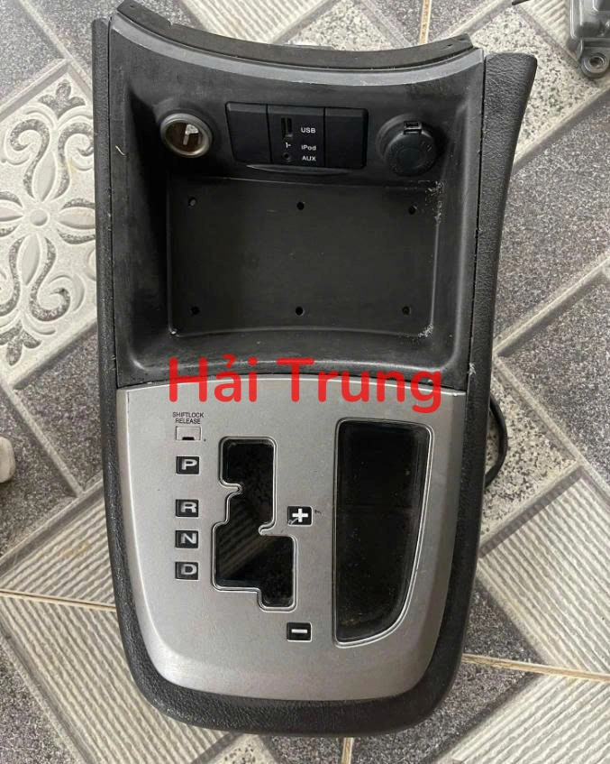 Ốp cần số Hyundai Santafe 2008 2009 2010 2011 Tháo Xe