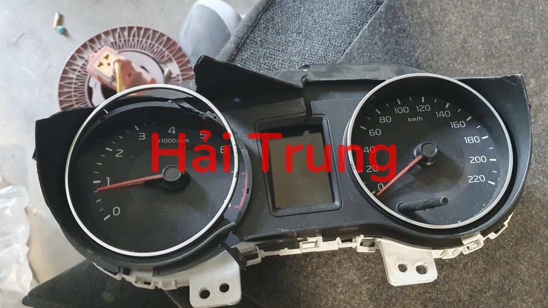 94023H7040 Đồng hồ táp lô Kia Soluto