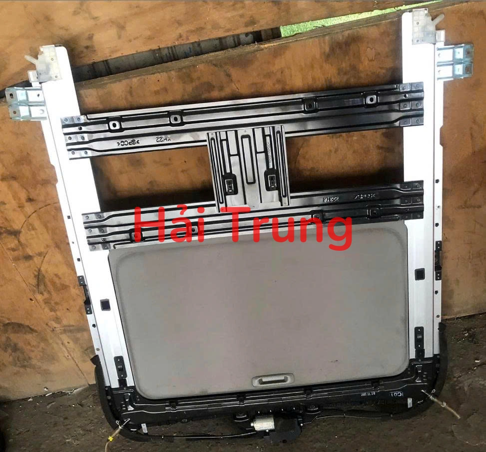 Khung cửa sổ trời Hyundai Santafe 2009 2010 Tháo Xe