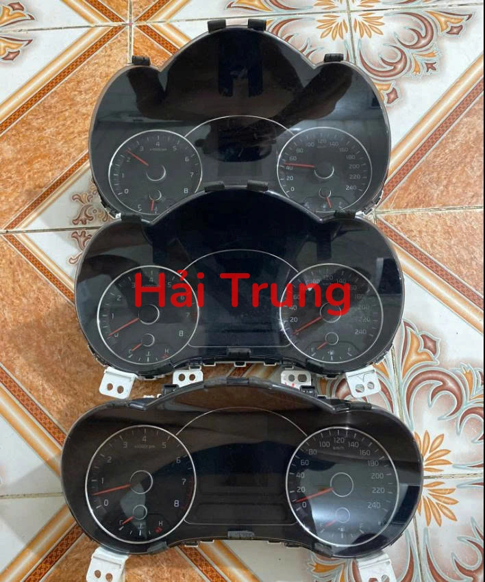 Tháo xe Đồng hồ táp lô Kia Forte Cerato 2012-2016