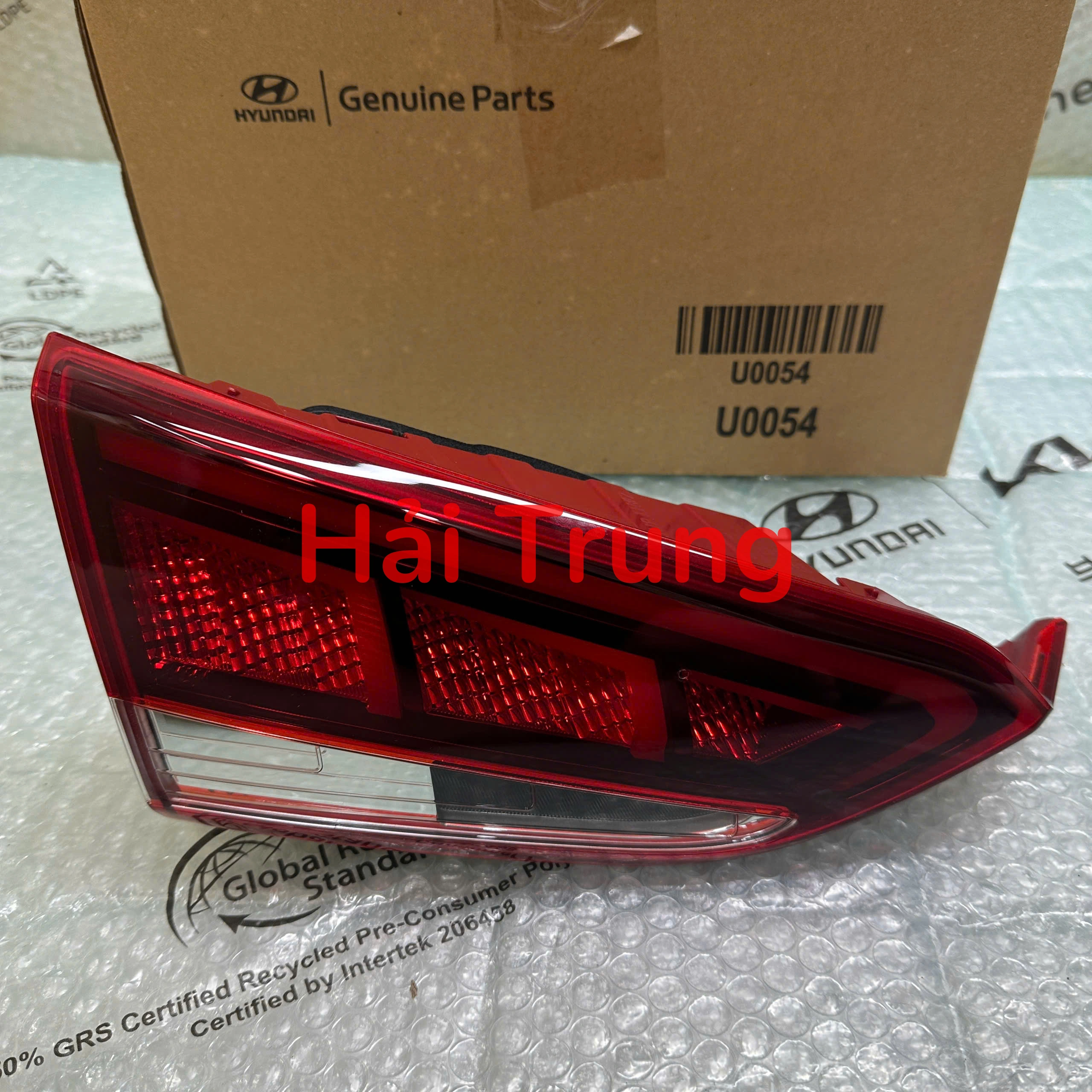 Đèn hậu trong Hyundai Accent 2021-2024 chính hãng 92403H6600 92404H6600