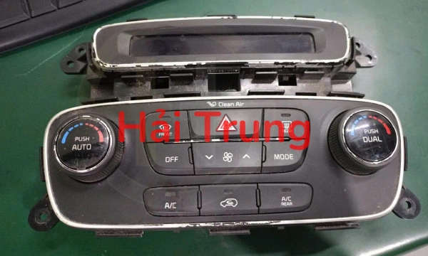 Bảng điều khiển điều hòa Sorento 2018 Tháo xe