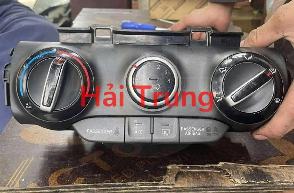 Cụm điều khiển điều hòa Hyundai Kona
