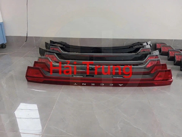 Đèn cốp hậu Hyundai Accent 2025 2026 2027 Tháo xe