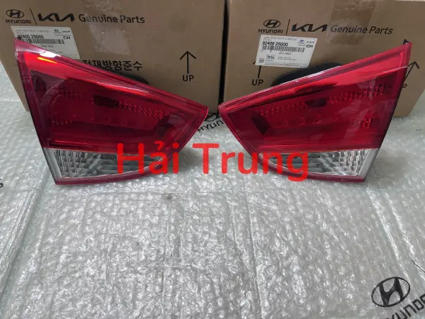 Đèn hậu trong Hyundai Tucson 2011 chính hãng