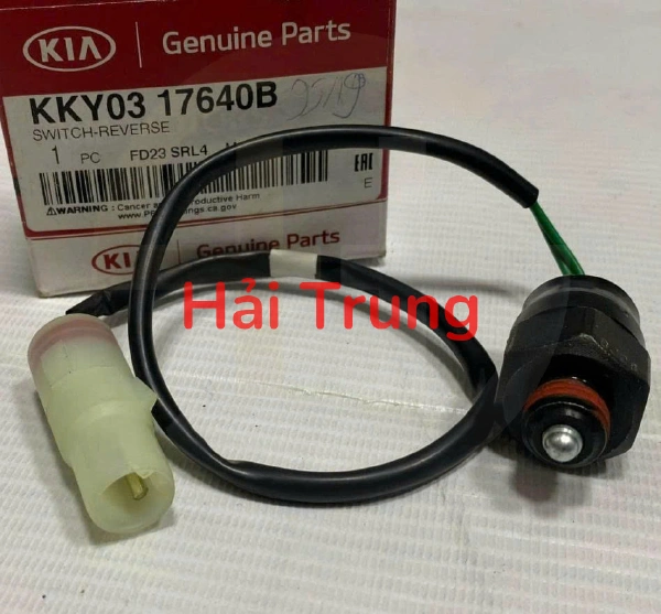 Công tắc đèn lùi Kia Pride CD5 KKY0317640B