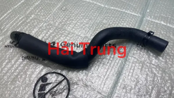 Ống két nước dưới Hyundai Santafe