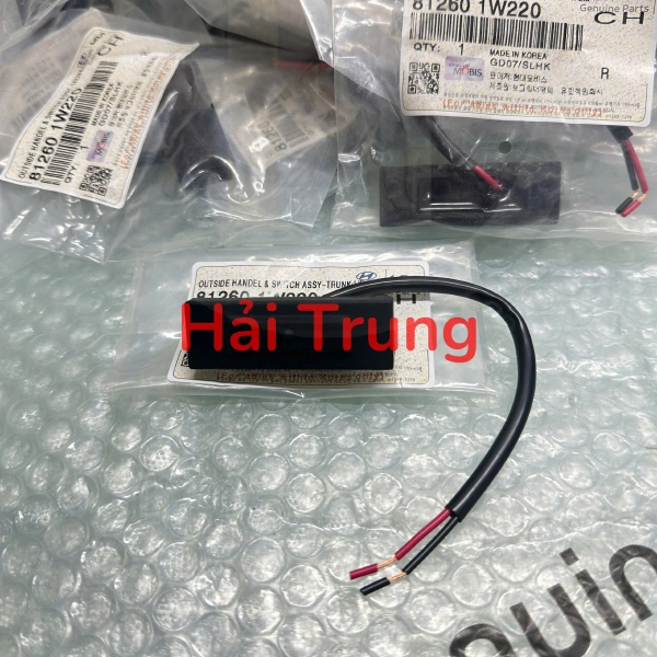 Công tắc mở cốp sau Morning, I10, Rio, Accent không giắc 812601W220