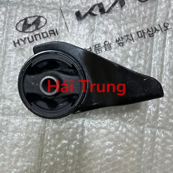 Chân máy 2 Kia Carnival chính hãng