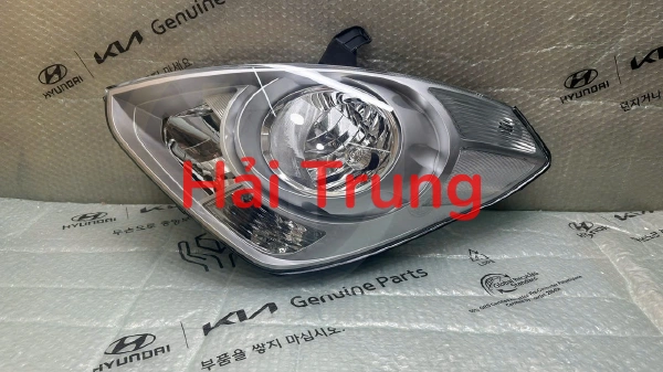 Đèn pha Hyundai Starex 2015