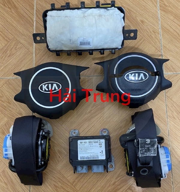 Túi khí chính, túi khí phụ, dây đai an toàn Kia Rondo Tháo xe