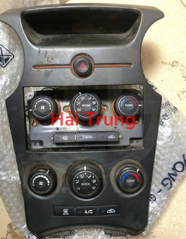 Tháo xe Bảng điều khiển công tắc điều hòa Ac Kia Rondo 2006-2010