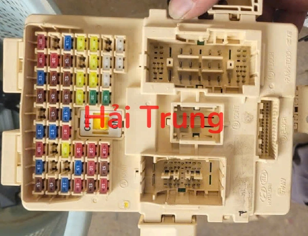 Hộp cầu trì táp lô Hyundai Tucson 2019-2021 Tháo xe