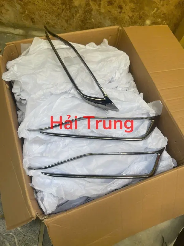 Nẹp mạ cản sau Hyundai Accent
