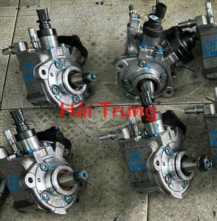 Tháo xe Bơm cao áp Kia Sorento