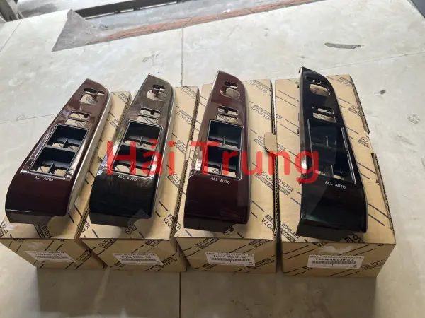 ỐP CÔNG TẮC LÊN XUỐNG KÍNH TỔNG TOYOTA CAMRY 2013