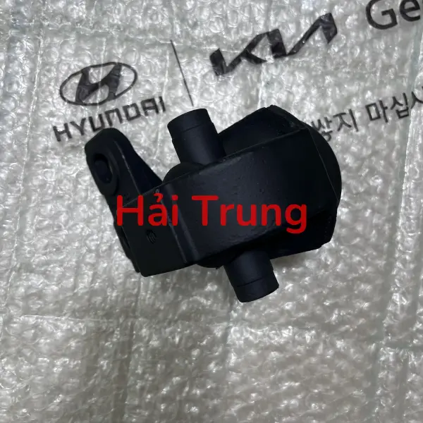 Chân máy KIA Carnival chính hãng