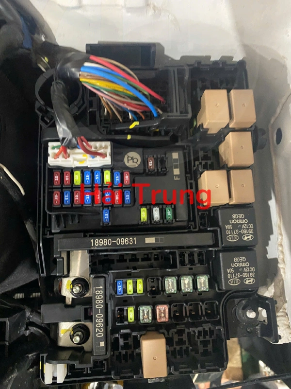 Hộp cầu trì Hyundai Kona 2018-2023