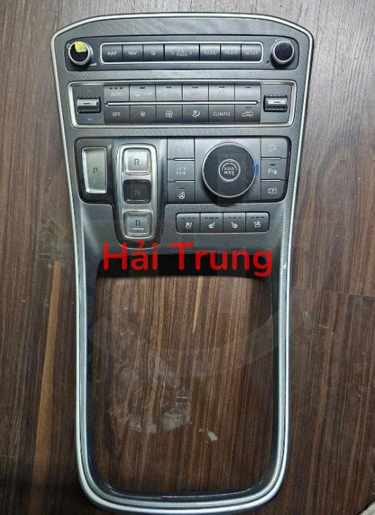 BẢNG ĐIỀU KHIỂN CÔNG TẮC TRUNG TÂM HYUNDAI SANTAFE 2022 THÁO XE