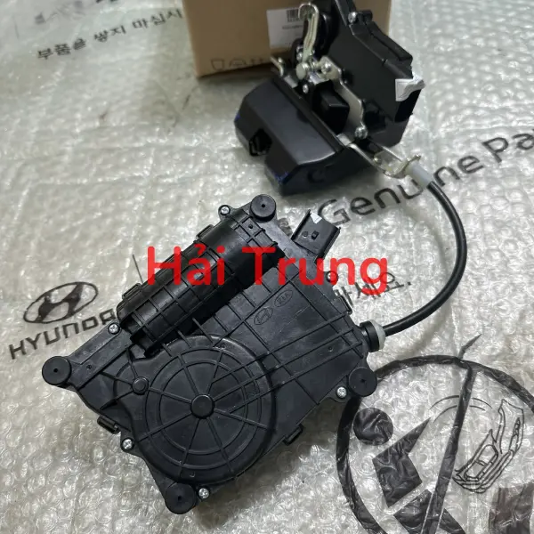 Ổ khoá ngậm cốp sau Hyundai Santafe chính hãng