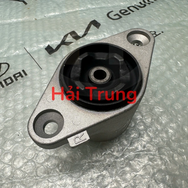 Bát bèo giảm xóc sau Kia Carens Rondo 553303K620 553303K020