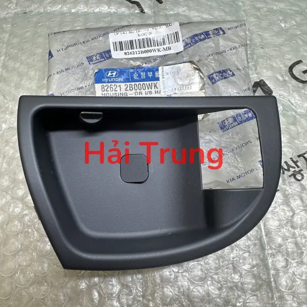 Ốp tay mở cửa trong Hyundai Santafe chính hãng