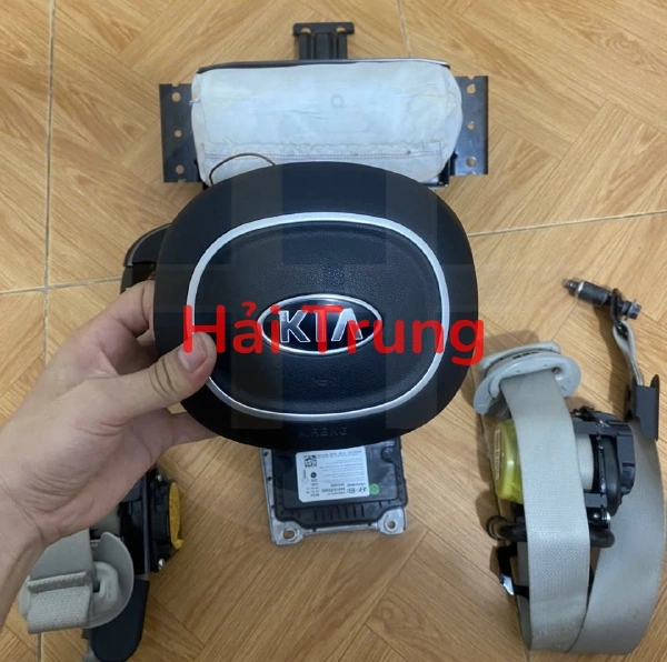 Túi khí vô lăng, túi khí táp lô, dây đai an toàn Kia Sorento Tháo xe