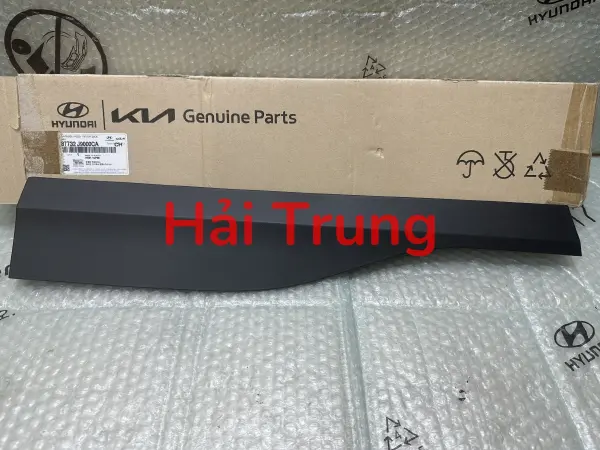Ốp cánh cửa sau Hyundai Kona chính hãng